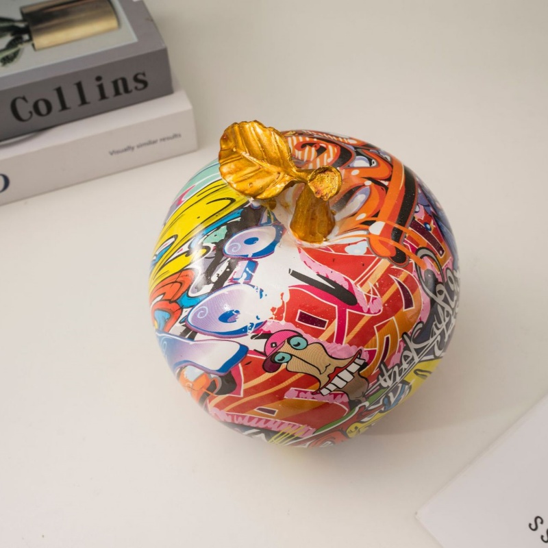 Aesthetic Graffiti Apple Sculp - đánh giá và giá Resin Art Aesthetic