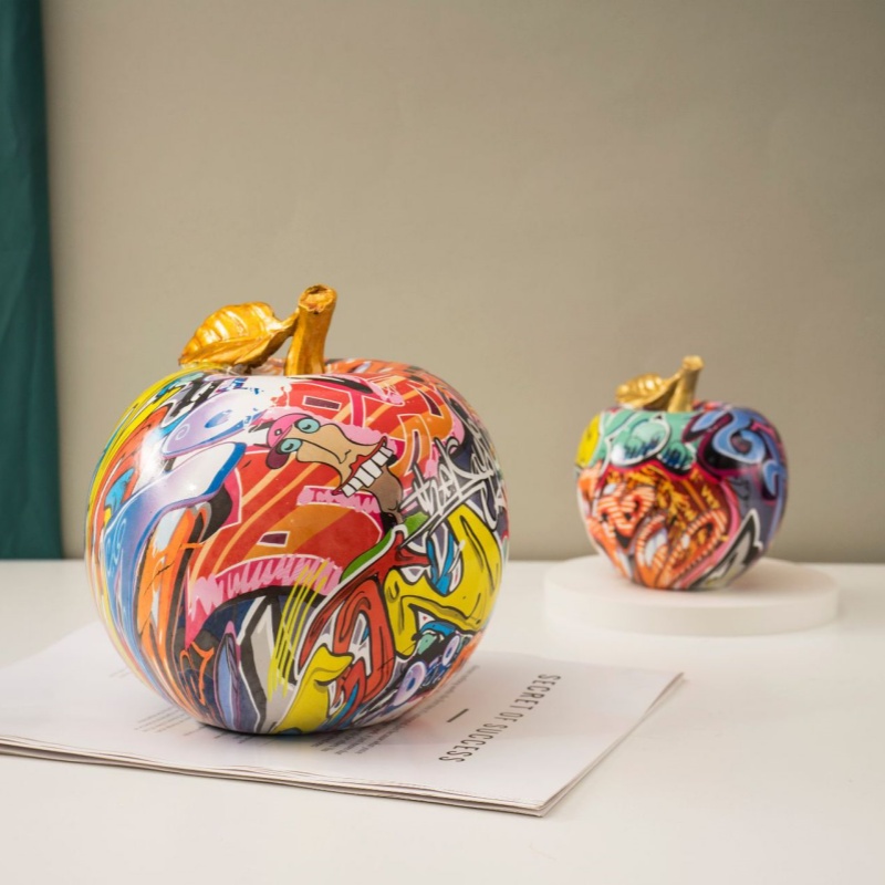 Aesthetic Graffiti Apple Sculp - đánh giá và giá Resin Art Aesthetic